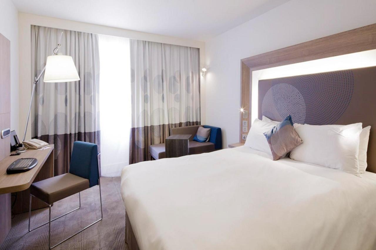 Hotel Novotel Evry Courcouronnes Exterior foto