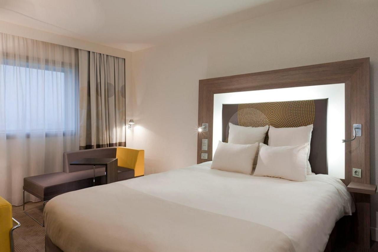 Hotel Novotel Evry Courcouronnes Exterior foto