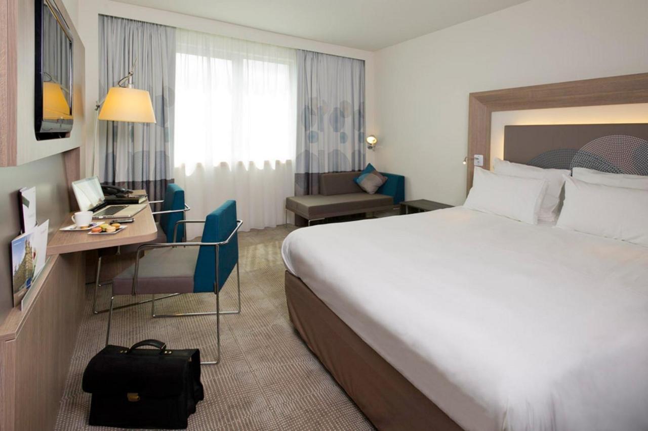 Hotel Novotel Evry Courcouronnes Exterior foto